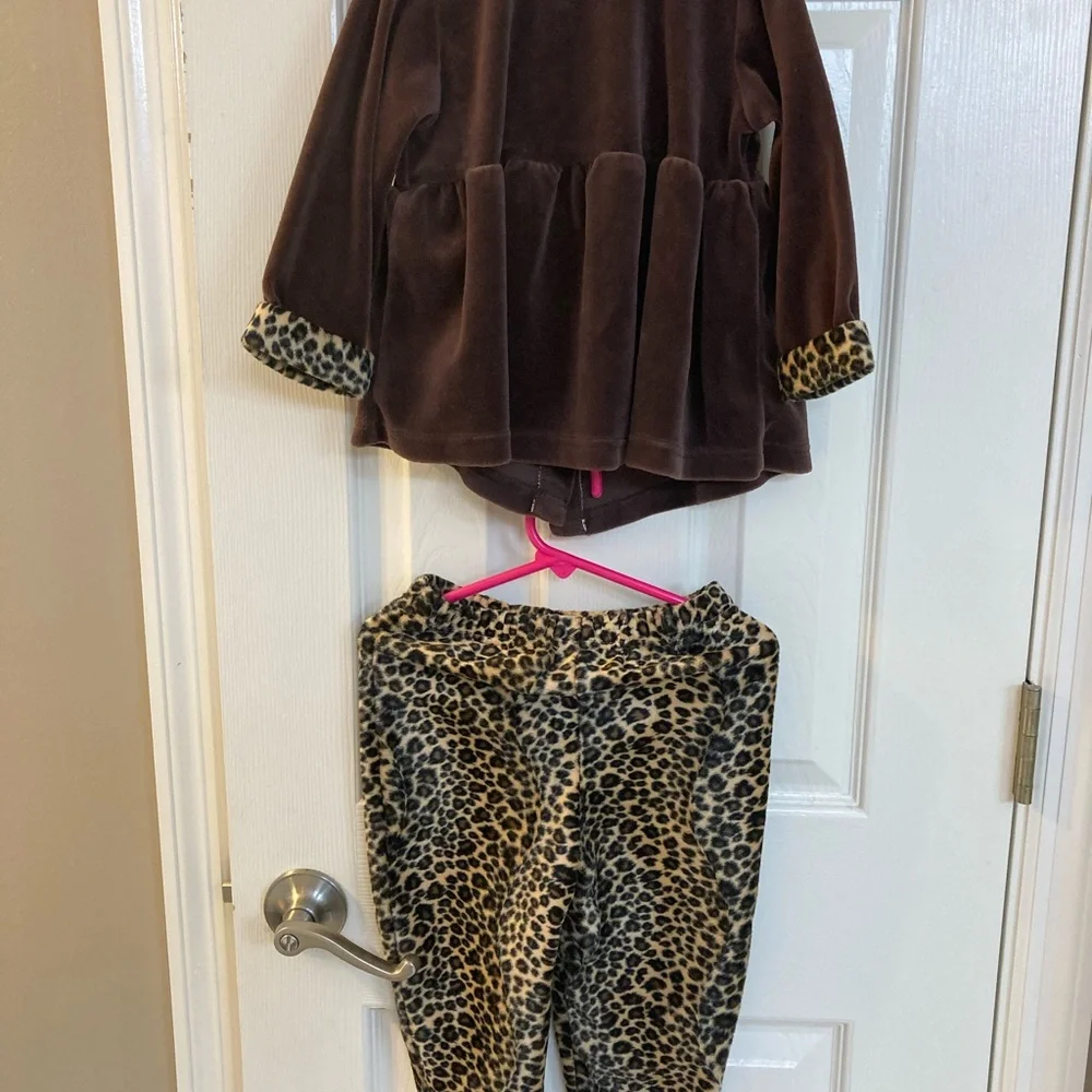 U.R.i.t. cheetah outfit